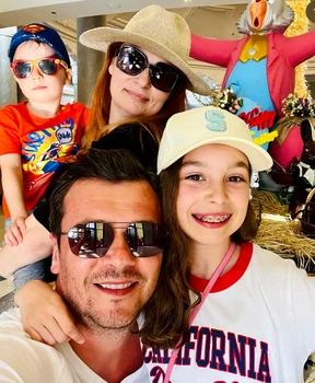 Dan Cruceru aka Taticool (41 ani) știe exact ce să facă și să…fenteze cireșele din piață