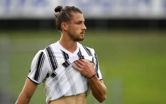 
    Internaționalul român Radu Drăgușin este foarte bine cotat de presa italiană, care a avut la adresa lui numai cuvinte de laudăSursa foto: Adevărul  