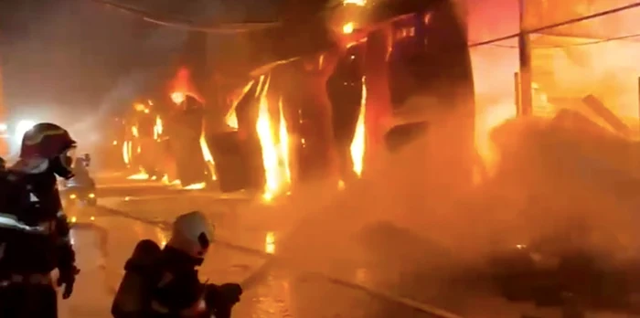 Incendiul de la „Dragonul Roșu” / Foto: captură video Adevărul.ro