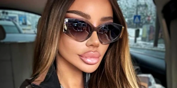 Bianca Drăgușanu, săltată de mascați Foto: Instagram 