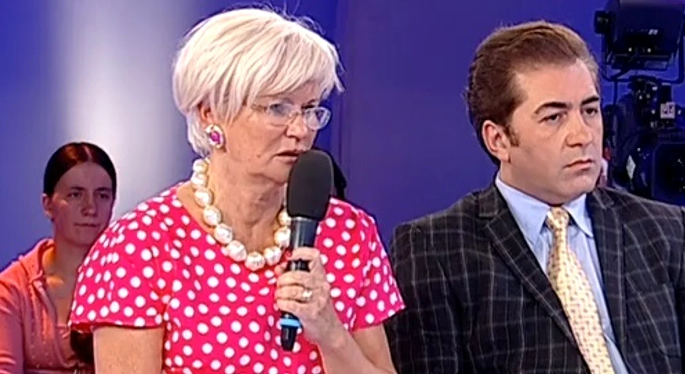 Monica Tatoiu a fost profund impresionată de cazul femeii bolnave de cancercaptură: Antena 1
