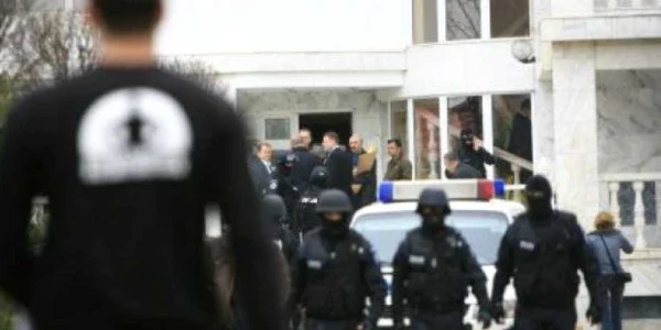 82 de percheziţii au loc în această dimineaţă 