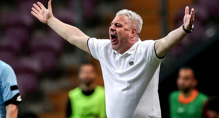 Marius Șumudică și-a strigat nemulțumirea după înfrângerea de la Cluj. Foto Facebook 