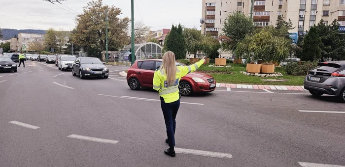 Traficul a fost blocat în Centrul Civic din Brașov FOTO Ioan Buciumar