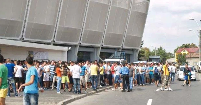 Ploieştenii au vizitat ieri noul stadion