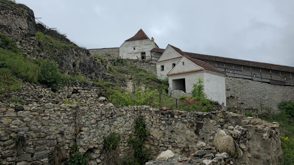 Cetatea Râșnov, preluată din nou de primărie. De când nu mai făcuse nimic firma care o reabilita