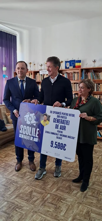 Gică Popescu și cartonul cu donația