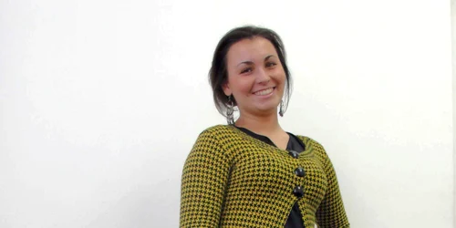 Andrea este elevă în clasa XI-a la Colegiul Naţional „Ioan Slavici“