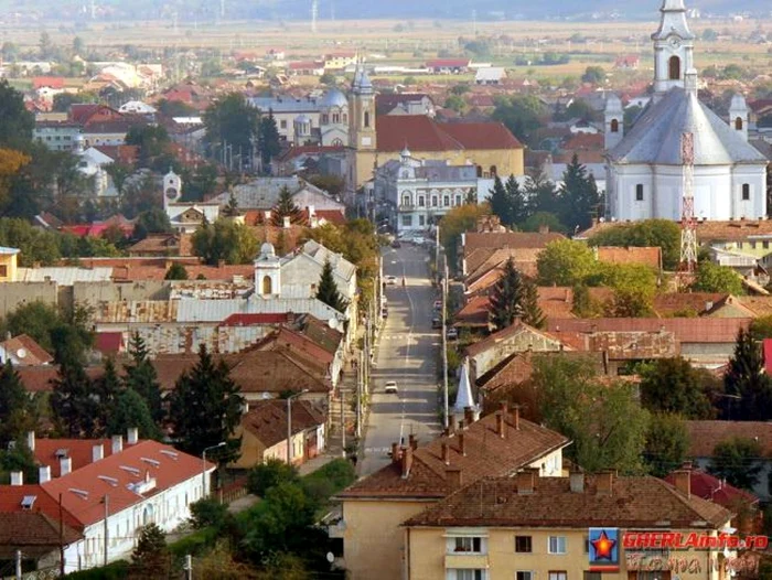 În Gherla sunt nu mai puţin de 22 de biserici. FOTO: Gherlainfo