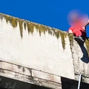 a cazut de pe cladire jpg