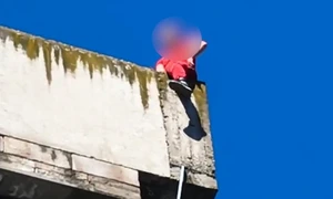 a cazut de pe cladire jpg