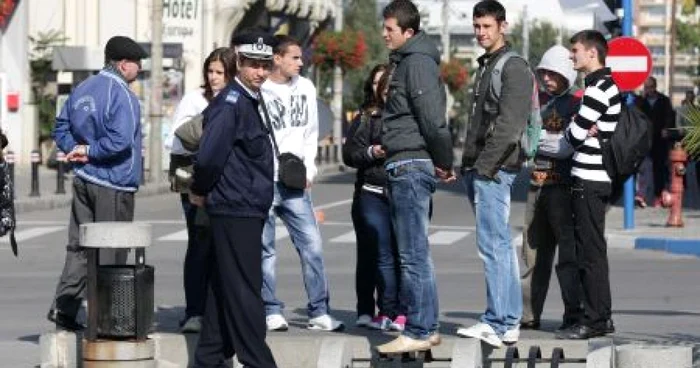 Tinerii vor porni Campania „Violenţa ucide îngeri“ în Piaţa Mihai Viteazul