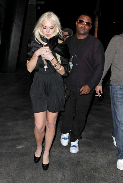 lindsaylohanspottedleavingstaplescenteralc5lugidifl jpeg