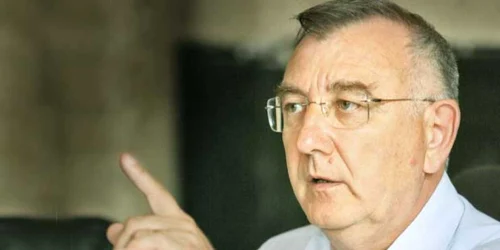 Andrei Chiliman a intrat în conflict cu preşedintele PNL în chestiunea candidaturilor  la sectoarele Capitalei