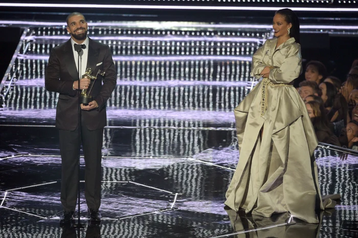 Vedeta a avut patru numere de dans și a făcut show alături de echipa de dansatorifoto: Getty