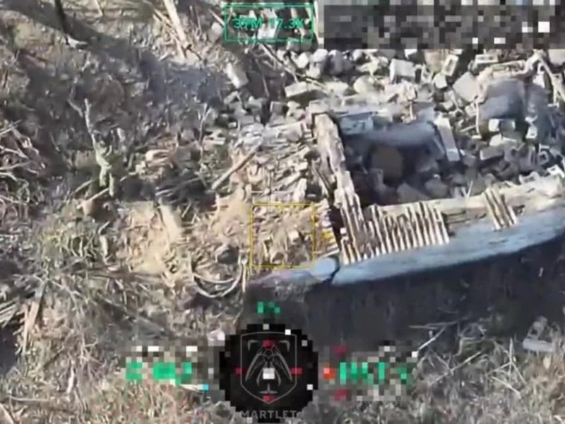 Momentul în care un soldat rus s-a predat în fața unei drone ucrainene. „Mi-au spus că voi fi tratat bine. Am luat decizia corectă”