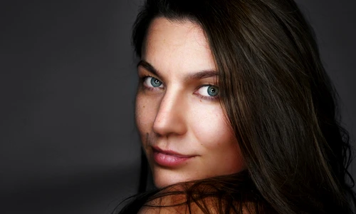 femeie frumoasă  foto   Shutterstock jpg