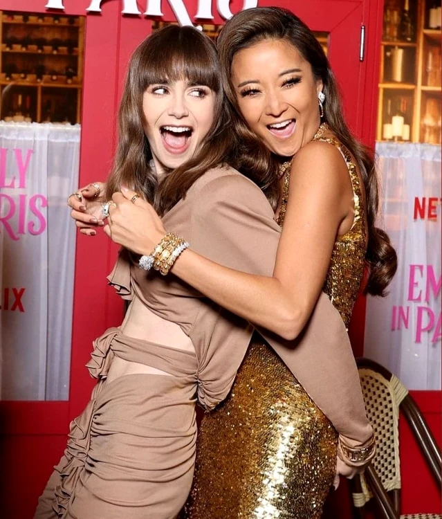 Lily Collins si Ashley Park la premiera sezonului 3 Emily in Paris Instagram (3) jpg