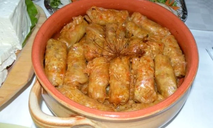 sarmale oala preparat bucatarie jpeg