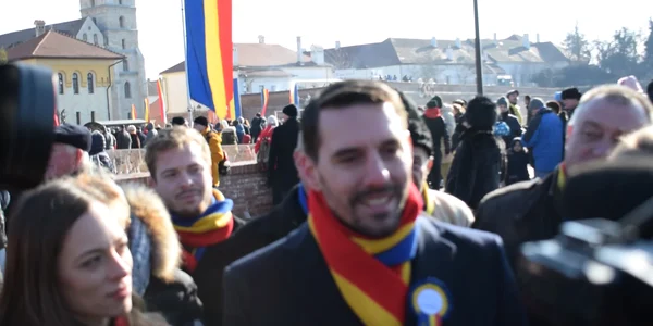 5c012baddf52022f75fb2643 jpg