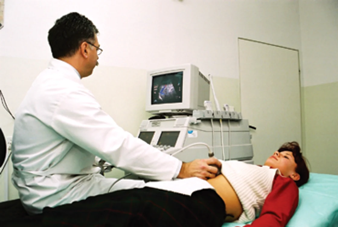 Timişoara: REGIUNEA PE SCURT / UE caută medici hunedoreni