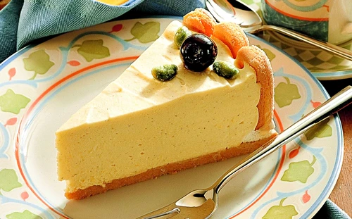 cheesecake cu lamaie si fructe din compot jpeg