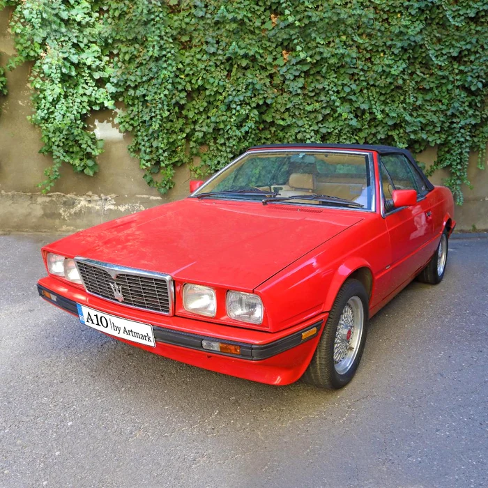 
    Acest Maserati Spyder Biturbo a aparținut lui Elton JohnFoto: artmark.ro  