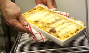 clatite la cuptor cu sunca si cascaval jpeg
