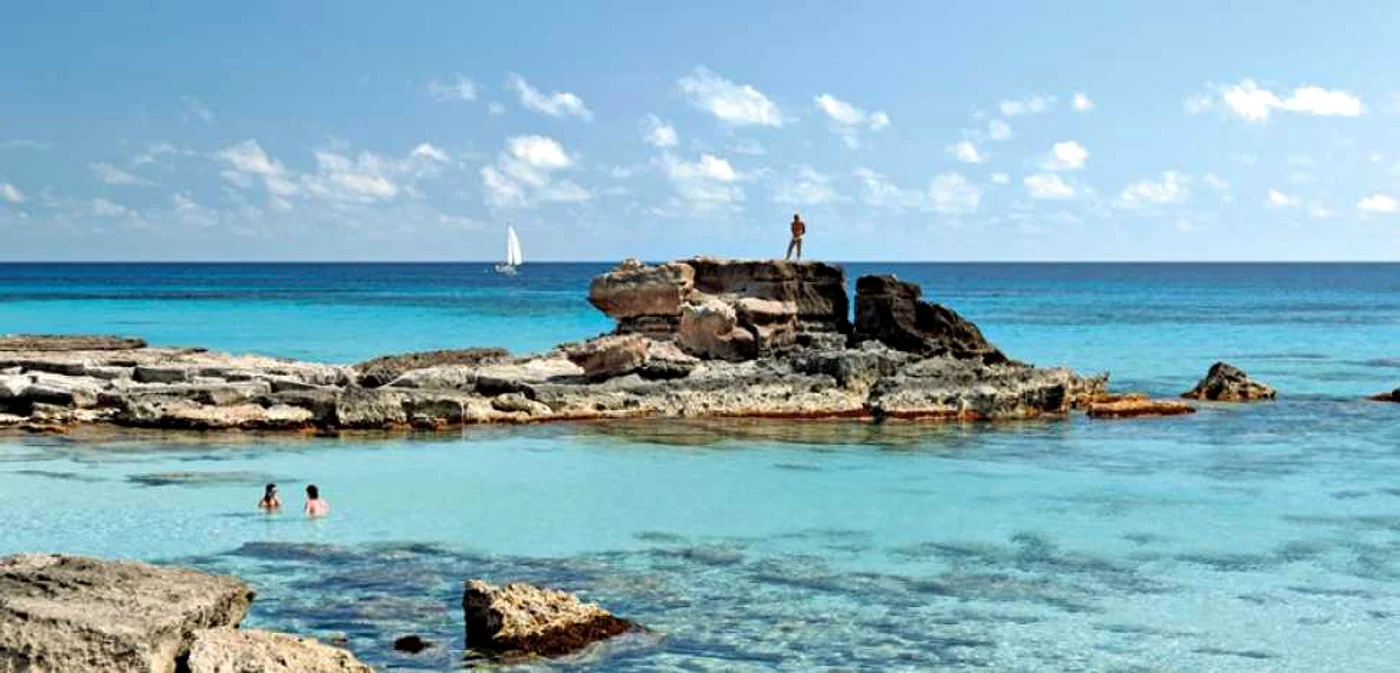 Destinaţii de poveste pentru petrecerea vacanţei în luna
septembrie. Foto cntraveller.com