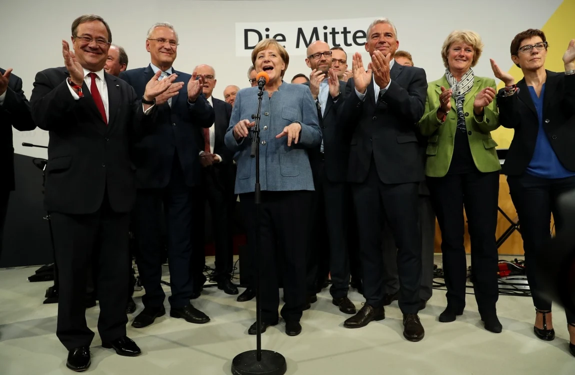 Cancelarul german Angela Merkel, în timpul discursului de după câştigarea alegerilor FOTO Guliver / Getty Images / Sean Gallup