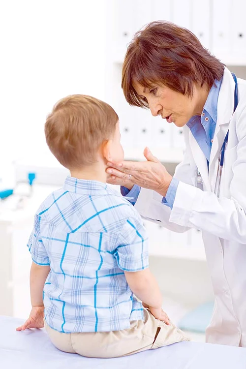 Înainte de a începe şcoala, copiii trebuie să fie văzuţi de medicul pediatru