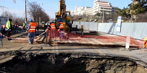 Aceasta este prima groapă de la Elice, care are deja 20 de luni. Între timp s-a mărit!