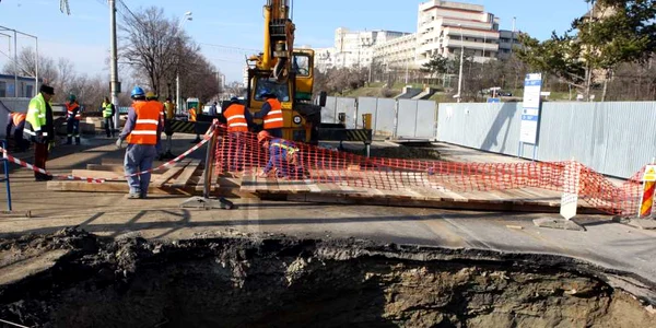 Aceasta este prima groapă de la Elice, care are deja 20 de luni. Între timp s-a mărit!
