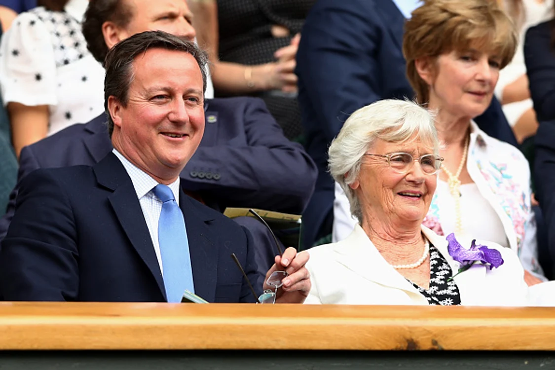
    David Cameron, premierul britanic, a fost cu mama sa la finala WimbledonFoto Getty  