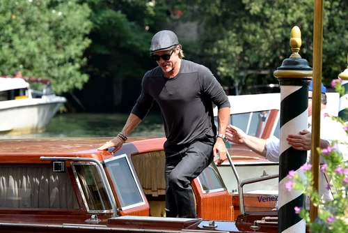 2 brad pitt la festivalul de film de la venetia 3 jpg jpeg