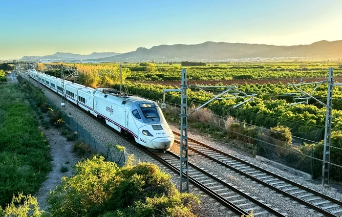 Operatorul Renfe va lansa o nouă legătură feroviară între două mari orașe / foto: Shutterstock