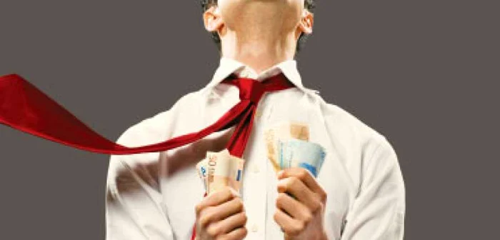 Românii muncesc pentru a-şi plăti datoriile
