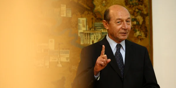 Traian Băsescu şi soţia sa au depus jurământul ca cetăţeni ai Republicii Moldova FOTO David Muntean