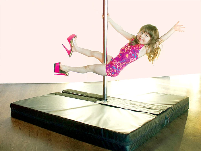 Micuţa Leanna Parent este cea mai tânără dansatoare exotică din lumeFoto: Photoland / Caters