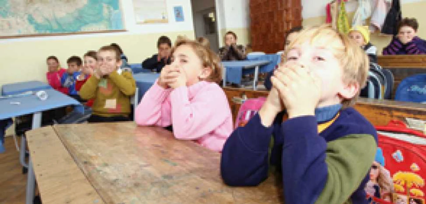 Suceava: Elevii suceveni, fără apărare în faţa gripei porcine