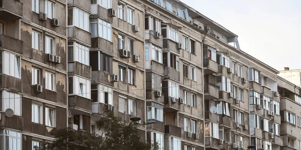 Bloc apartament fatada Bucuresti locuinta FOTO Shutterstock