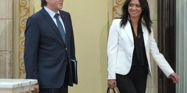 marcela topor si Carles Puigdemont foto el periodico