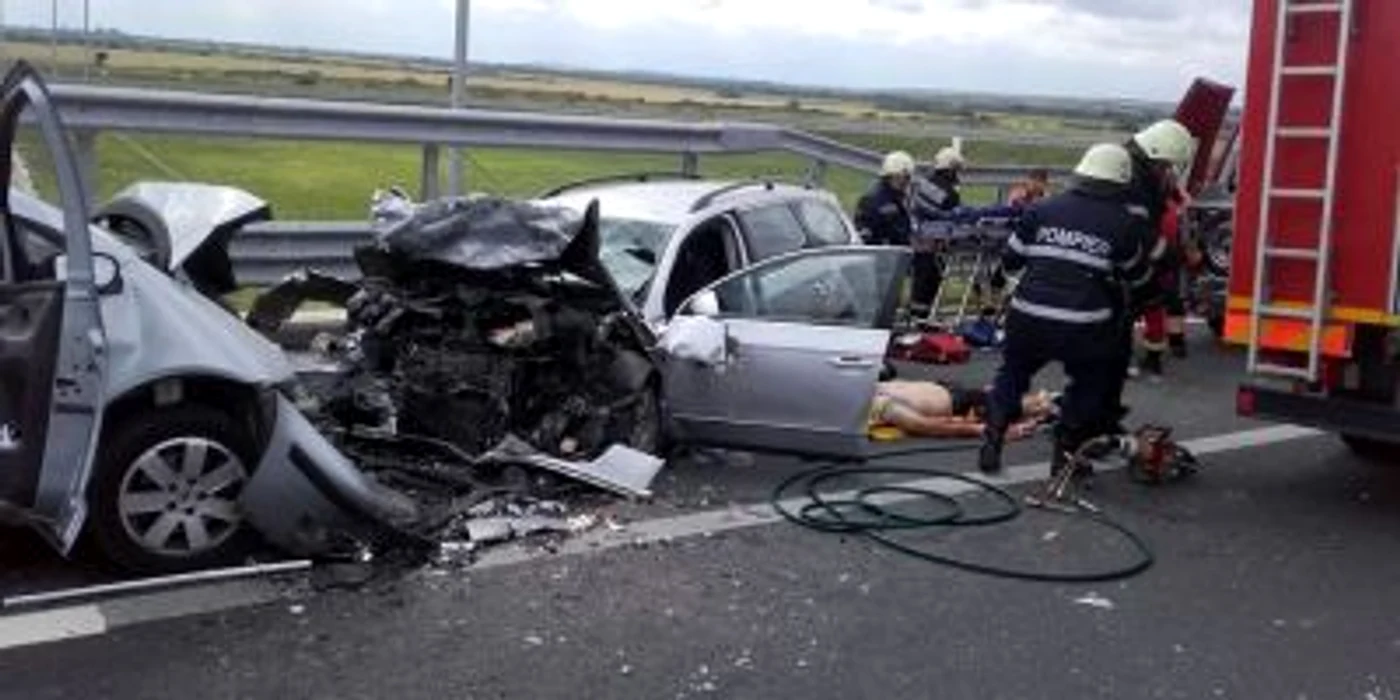 
    Mașina care a produs accidentul era condusă de un român venit din Franța  