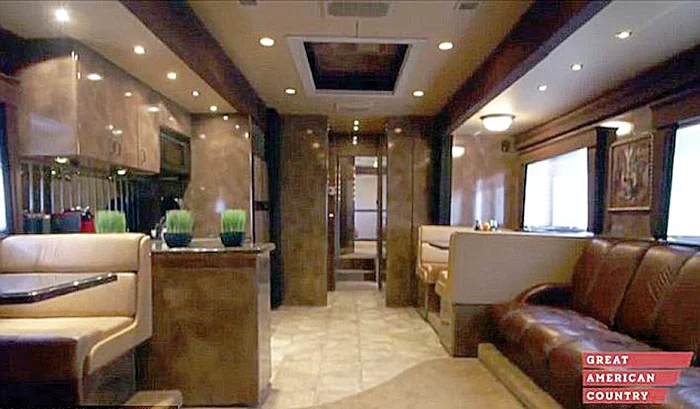 Livingul este  open space 