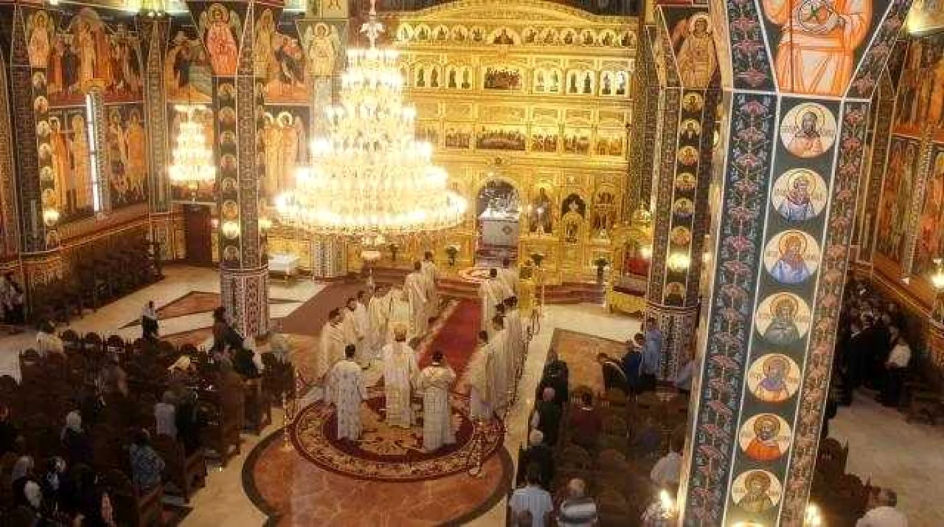 Slujbe speciale în timpul postului Crăciunului se oficiază în toate bisericile din ţară FOTO ESC