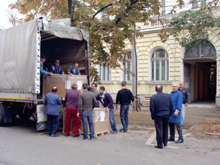 Oradea: Viitorii stomatologi vor face practică cu aparatură nouă