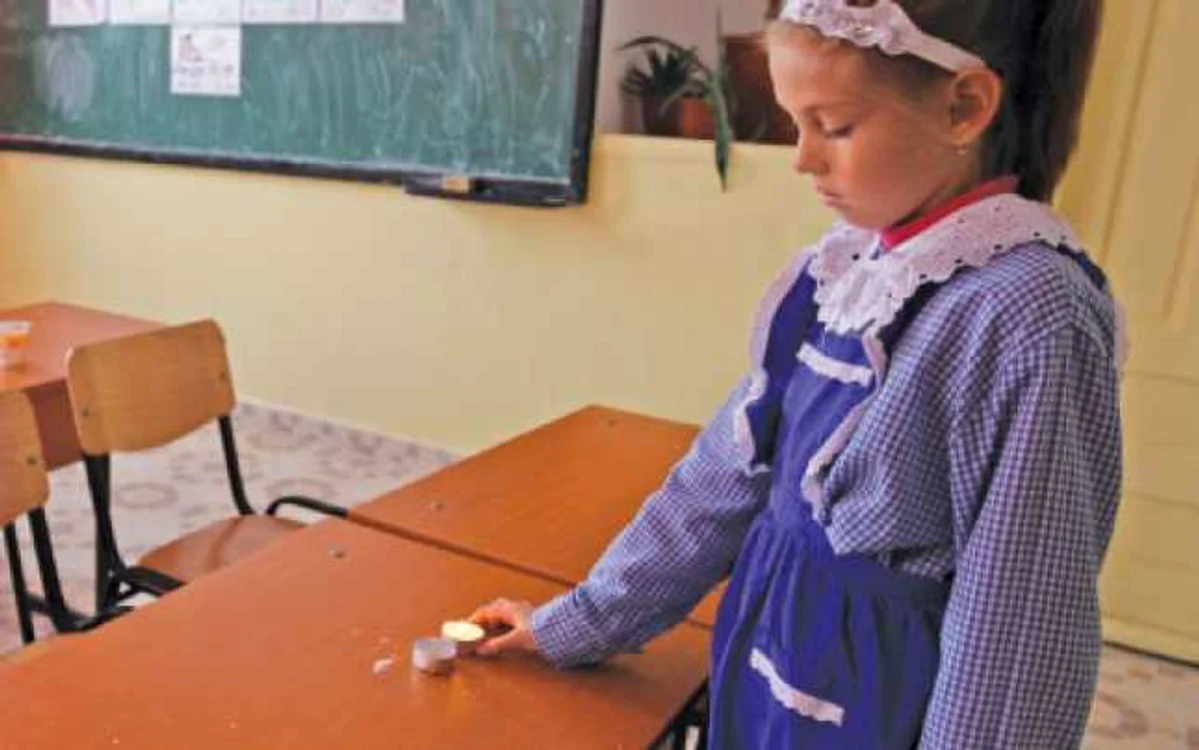 Colegii copiilor care se sinucid suferă din cauza pierderii