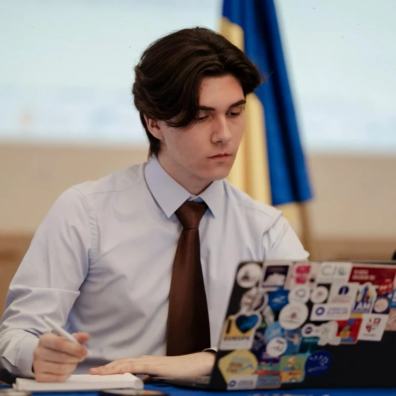 Mihnea Adrian Haiduc, președintele Consiliului Național al Elevilor jpg