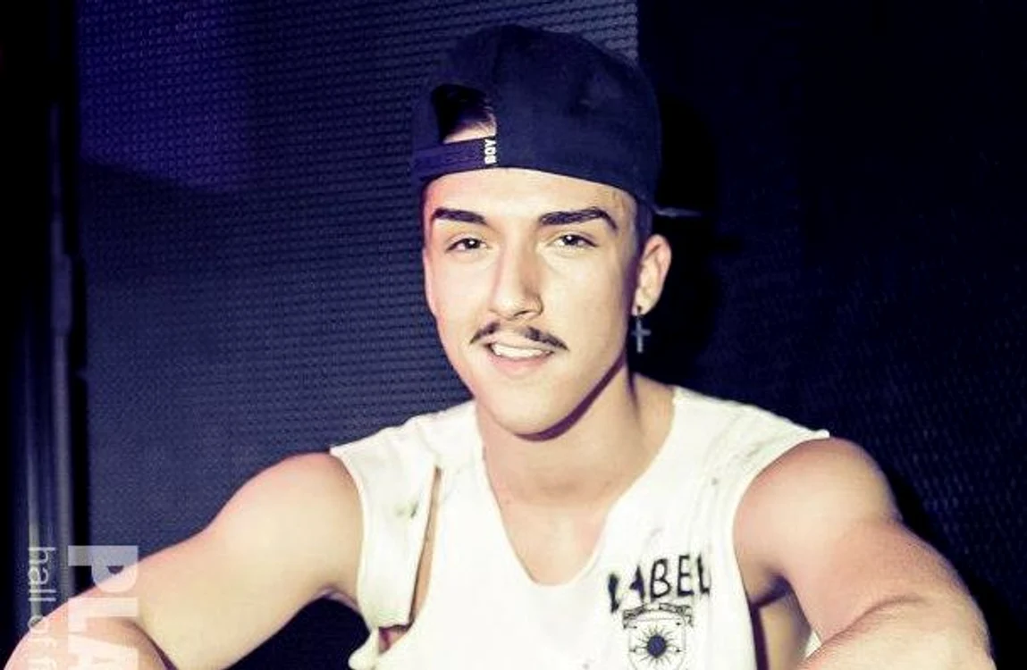 
    Emil Rengle este coregraful oficial al emisiunii Vocea României 2015foto: Arhiva Personală  