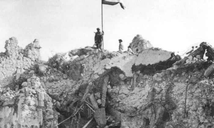 Polonezii cuceresc vârful Monte Cassino jpeg